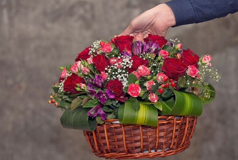 How to Surprise Your Loved Ones with Flower Deliveries in Delhi